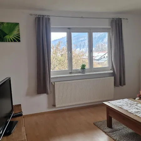 Sonnige Und Grosszuegige Terrassenwohnung Mit Bergblick Apartamento *